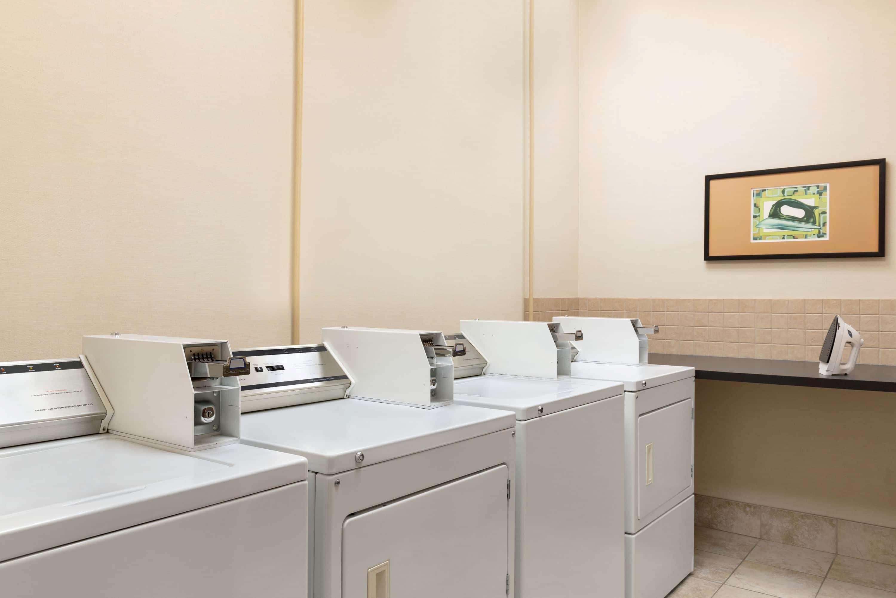 Ramada By Wyndham Drayton Valley Ngoại thất bức ảnh